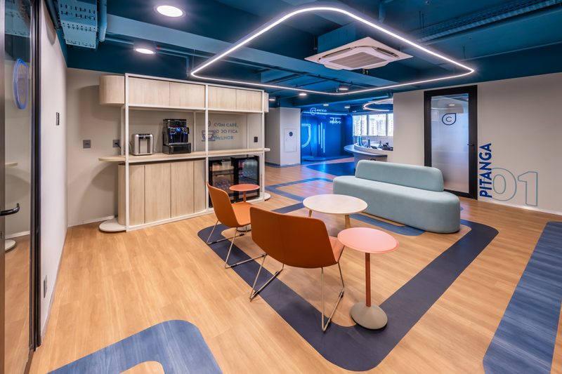 Lounge de espera com cafeteria